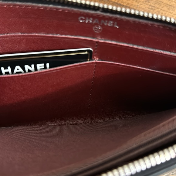 Chanel Long Zipper black wallet in good condition - Picture 10 of 16